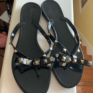 Valentino Garavani PVC flip flops size 38